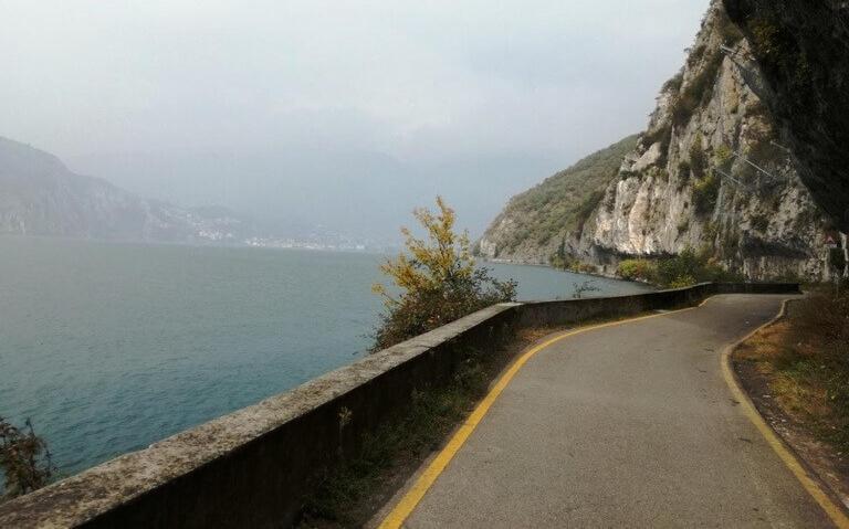 Villa Mirella: Casa Vista Lago Con Piscina Riva di Solto Bagian luar foto