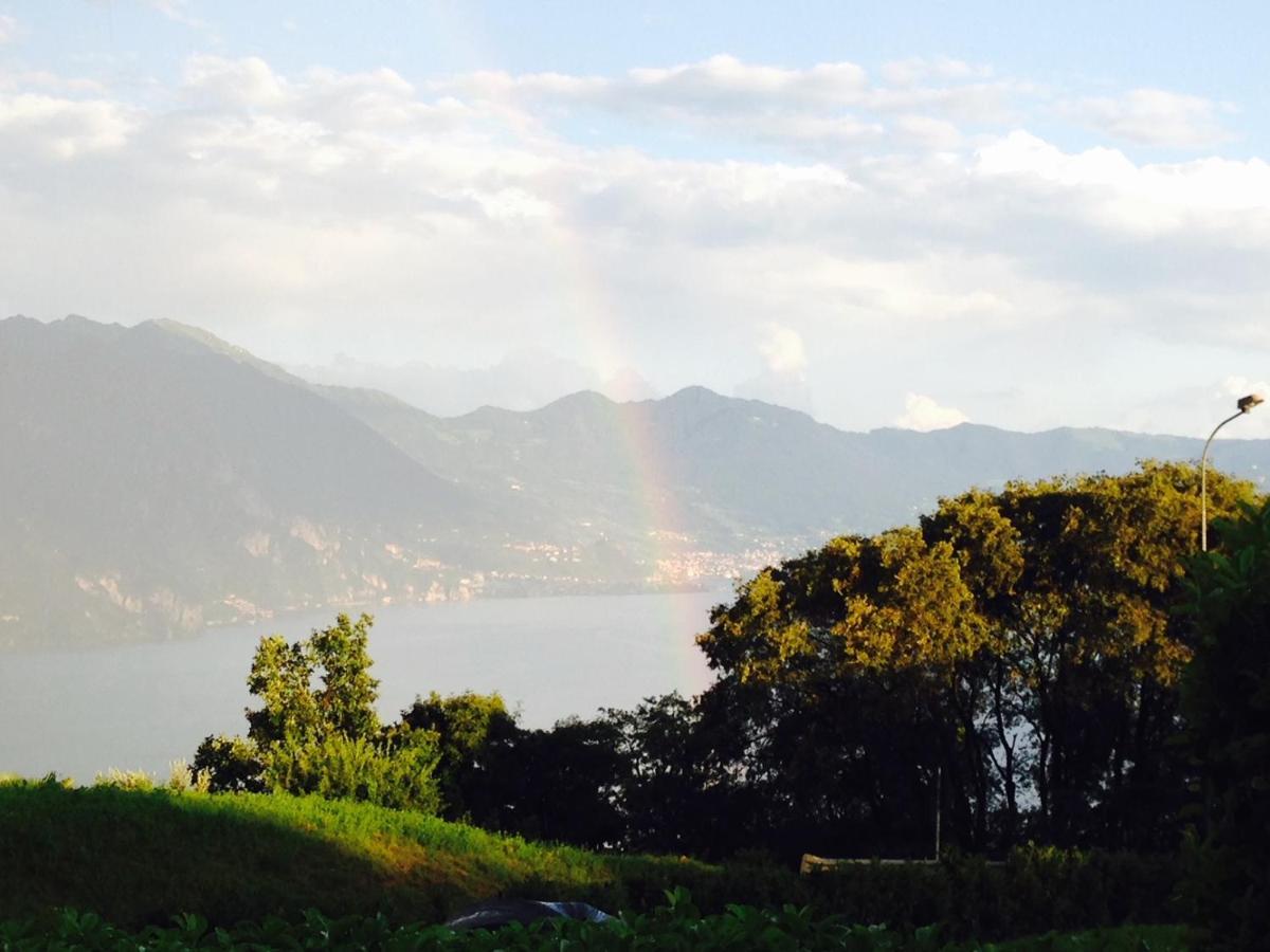 Villa Mirella: Casa Vista Lago Con Piscina Riva di Solto Bagian luar foto
